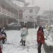 देहरादून जिले में इस जगह शुरू हुई  बर्फबारी, लोगों ने उठाया लुफ्त
