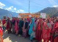 जहां सरकार नई शराब दुकानें खोल रही है, वहीं त्रियुगीनारायण की महिलाएं नशा मुक्त समाज के लिए लामबंद – 12 किमी रैली में जोरदार नारे, केदारनाथ यात्रा मार्ग को नशा मुक्त बनाने का संकल्प