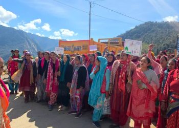 जहां सरकार नई शराब दुकानें खोल रही है, वहीं त्रियुगीनारायण की महिलाएं नशा मुक्त समाज के लिए लामबंद – 12 किमी रैली में जोरदार नारे, केदारनाथ यात्रा मार्ग को नशा मुक्त बनाने का संकल्प