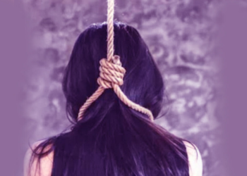 उत्तराखंड में यहां फंदे पर  मां को झूलता देख निकली बच्चे की चीख, इलाके में फैली सनसनी