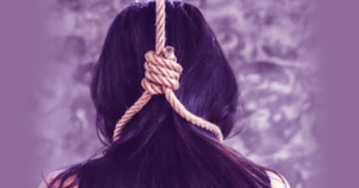 उत्तराखंड में यहां फंदे पर  मां को झूलता देख निकली बच्चे की चीख, इलाके में फैली सनसनी