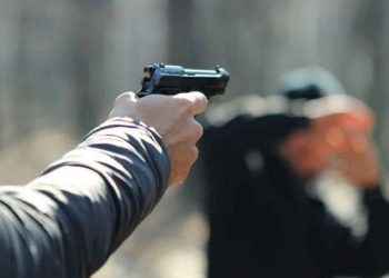 होली की पूजा कर लौट रहे युवक की सिर में सटा कर मारी गोली