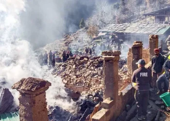 उत्तरकाशी फिताड़ी गांव आग लगने के बाद जलकर राख हुए लकड़ी के मकान