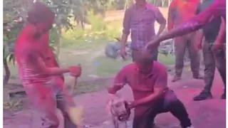 उत्तराखंड में पुलिसकर्मी ने बकरे के सामने फरसा लहराकर मनाई होली
