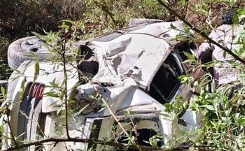 नैनीताल गेठिया में खाई में गिरी कार: उन्नाव के 2 पर्यटकों की मौत, 2 गंभीर घायल – भीषण हादसा