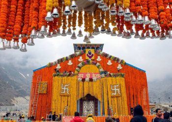 आज खुलेंगे बाबा केदार के कपाट, हर हर महादेव के नारों से गूंजा केदारनाथ धाम, श्रद्धालुओं में भारी उत्साह