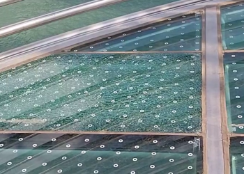 ऋषिकेश में उद्घाटन से पहले ही टूट गया बजरंग सेतु का कांच