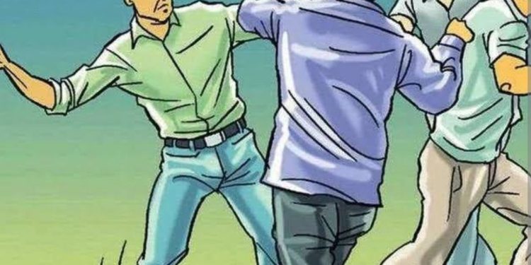 ऋषिकेश: सड़क पर भिड़े एक महिला और पुरुष, बहस से शुरू हुआ विवाद मारपीट तक जा पहुंचा