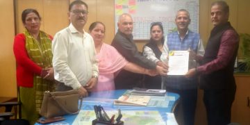 बालावाला नकरौंदा क्षेत्र में भारतीय स्टेट बैंक की नई शाखा खोलने की मांग को लेकर राष्ट्रवादी रीजनल पार्टी ने SBI मुख्य शाखा महाप्रबंधक को सौंपा ज्ञापन