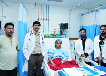 श्री महंत इन्दिरेश अस्पताल में बिना सर्जरी घुटने के दर्द का सफल इलाज, कूल्ड RFA से मिली राहत