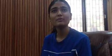 टैक्सी ड्राइवर की बेटी ने रचा इतिहास: वंशिका ने 97% के साथ प्रदेश में तीसरा स्थान हासिल किया