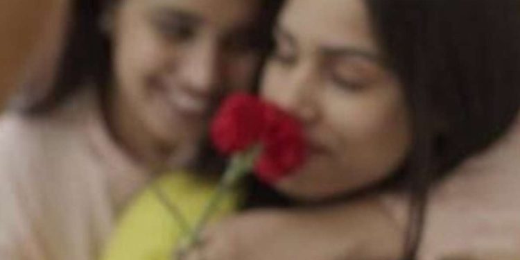 “साथ जीएंगे, साथ मरेंगे” – झूलाघाट में विवाहित महिला और 17 वर्षीय किशोरी को आपस में हुआ प्यार, दोनों नदी में …