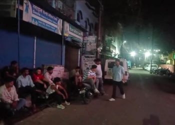 श्रीनगर गढ़वाल में देर रात बवाल: स्थानीय युवकों और राजस्थान के यात्रियों के बीच जमकर मारपीट, इलाके में मचा हड़कंप
