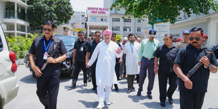 श्री दरबार साहिब देहरादून में गुरु महाराज का महानिर्वाण दिवस: 101 यूनिट रक्तदान के साथ उमड़ा श्रद्धा का सागर