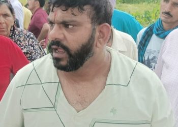 देहरादून में दरबार श्री गुरु राम राय जी महाराज की भूमि पर भू-माफिया का सनसनीखेज हमला! संगतों ने नितिन मनेरिया को पकड़कर पुलिस को सौंपा