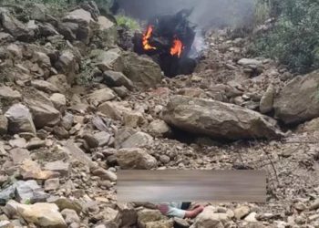 नई कार खरीदने की खुशी बदली मातमे , खाई में गिरने से CRPF जवान और भाई की मौत,पत्नी बच्चे घायल