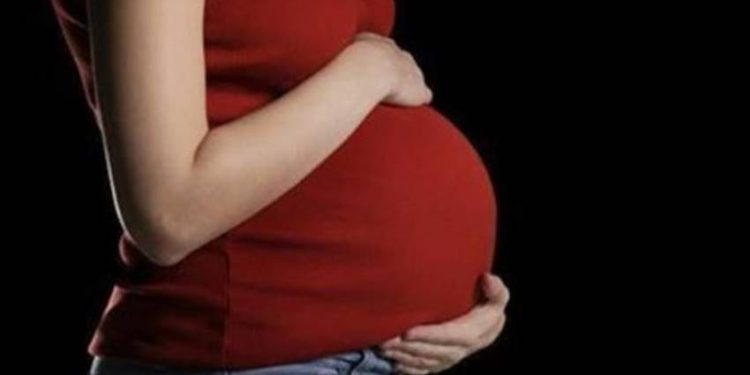लिंग परीक्षण करने किया इनकार तो पति ने गर्भवती पत्नी के पेट पर मार दी लात, गर्भस्थ में शिशु की मौत
