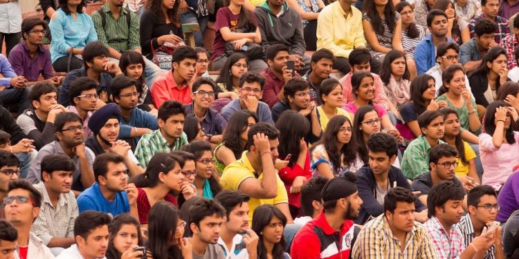 उत्तराखंड के युवाओं के लिए बड़ी खुशखबरी! पढ़ाई बीच में छोड़ने वालों को भी मिलेगी नौकरी