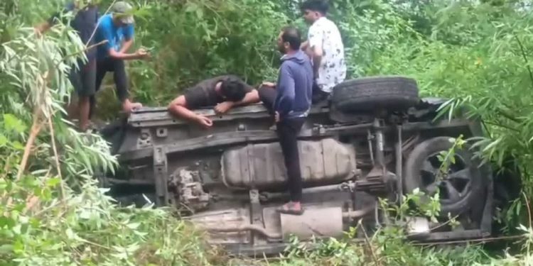 नैनीताल में एक दिन बाद फिर गाड़ी गिरी खाई में, घायलों की गुंजी चीख पुकार