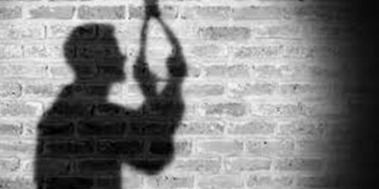 HNBGU का छात्र किराए के कमरे में झूला फंदे से, मचा हड़कंप