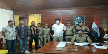 पिथौरागढ़ में 40.78 ग्राम स्मैक के साथ युवक और सैनिक की पत्नी गिरफ्तार, कार के डैशबोर्ड में छिपाकर ला रहे थे नशे की खेप