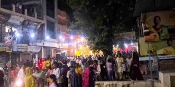 बहादराबाद में श्रीरामलीला के दौरान बवाल! पत्थरबाजी से मची अफरातफरी, महिलाओं समेत कई लोग घायल