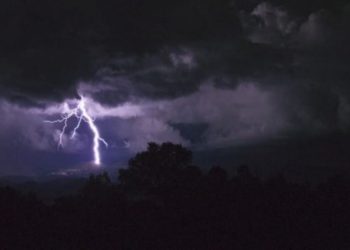 कोटद्वार के गांव जुवा में आकाशीय बिजली का कहर! 55 वर्षीय ग्रामीण झुलसा, इलाके में मची अफरा-तफरी