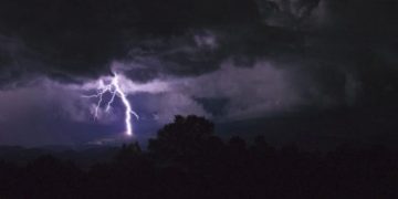 कोटद्वार के गांव जुवा में आकाशीय बिजली का कहर! 55 वर्षीय ग्रामीण झुलसा, इलाके में मची अफरा-तफरी