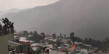 उत्तराखंड में फिर बदलेगा मौसम! 7 जिलों में बारिश का अलर्ट, ऊंचाई वाले इलाकों में बर्फबारी के आसार