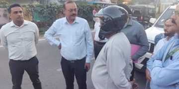 देहरादून में नगर आयुक्त का अचानक एक्शन! बैठक के बहाने बुलाए इंस्पेक्टर, फोन जब्त कर सड़कों पर निकले, सुपरवाइजर सस्पेंड करने के आदेश